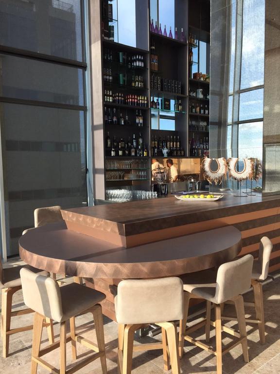 Estelar Cartagena De Indias Hotel Y Centro De Convenciones Екстер'єр фото The bar at the 101 Sky Lounge